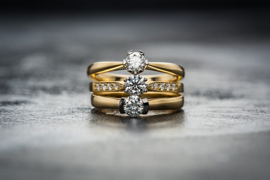 diamond ring with gold band