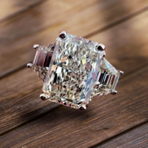 an Elizabeth Taylor-inspired diamond ring from AaLAND Diamond Jewelers
